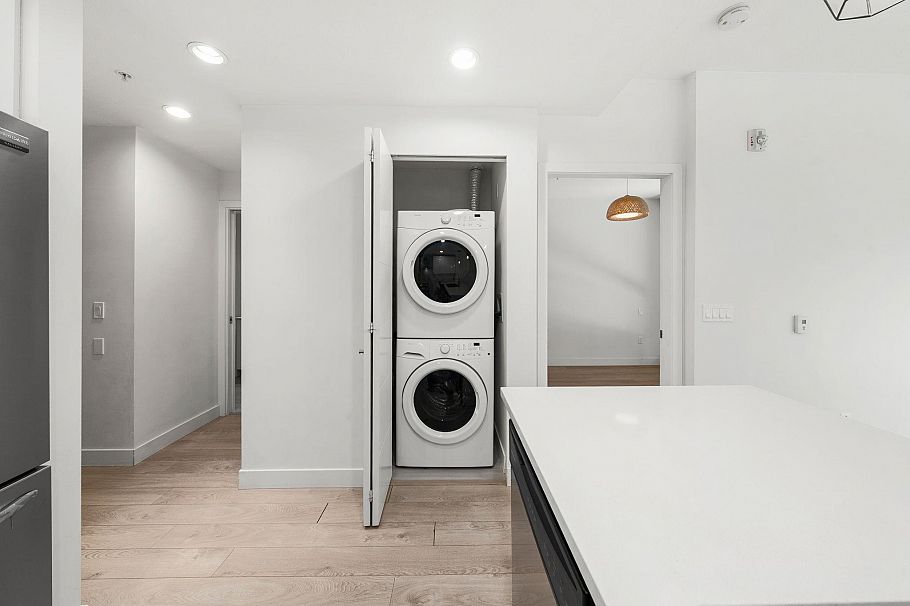 107 733 W 3rd Street North Vancouver, BC - 32