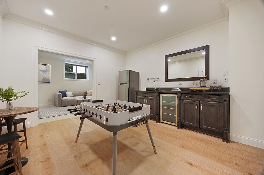 3837 W 3rd Avenue Vancouver, BC - 23