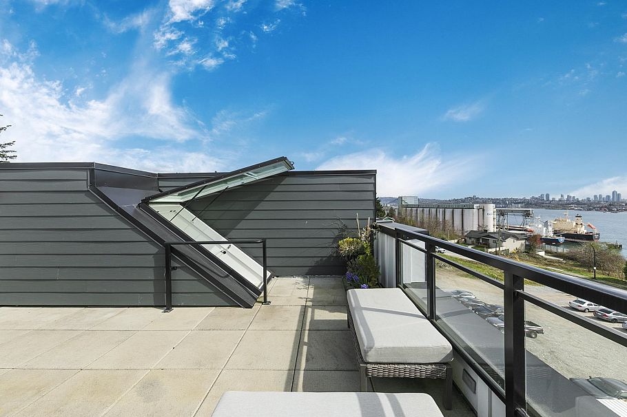 356 555 E 2nd Street North Vancouver, BC - 1