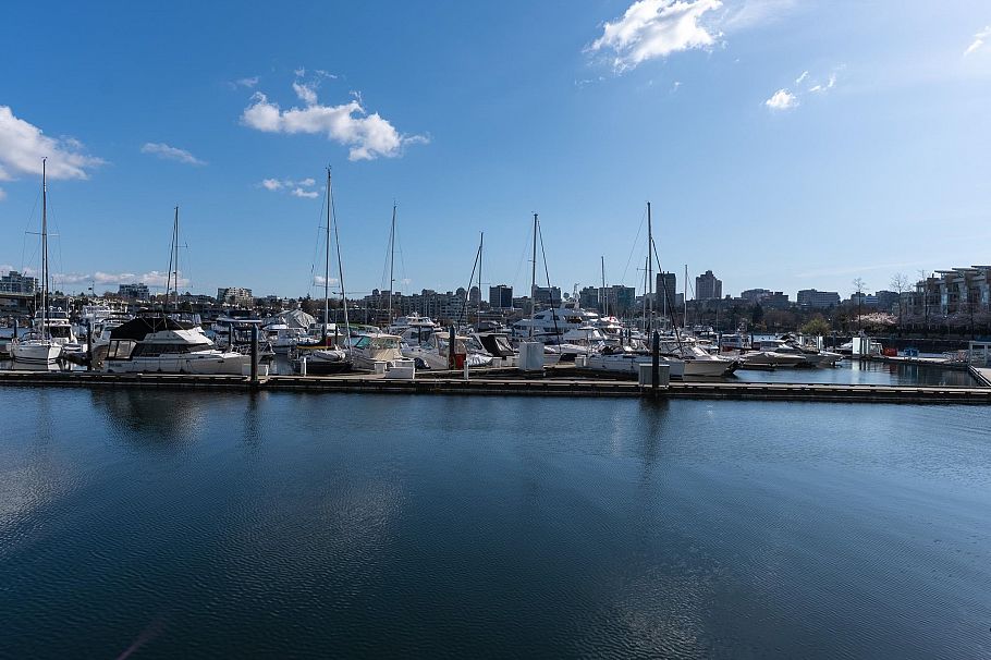 1605 193 Aquarius Mews Vancouver, BC - 37