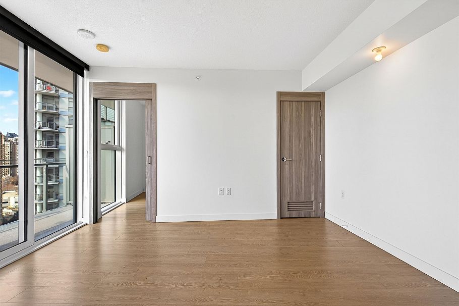 2004 89 Nelson Street Vancouver, BC - 23