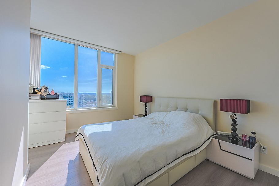 PH 1705 8677 Capstan Way Richmond, BC - 21