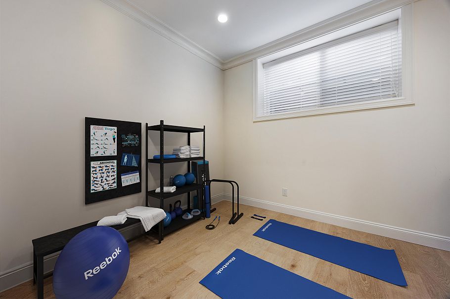 3837 W 3rd Avenue Vancouver, BC - 25