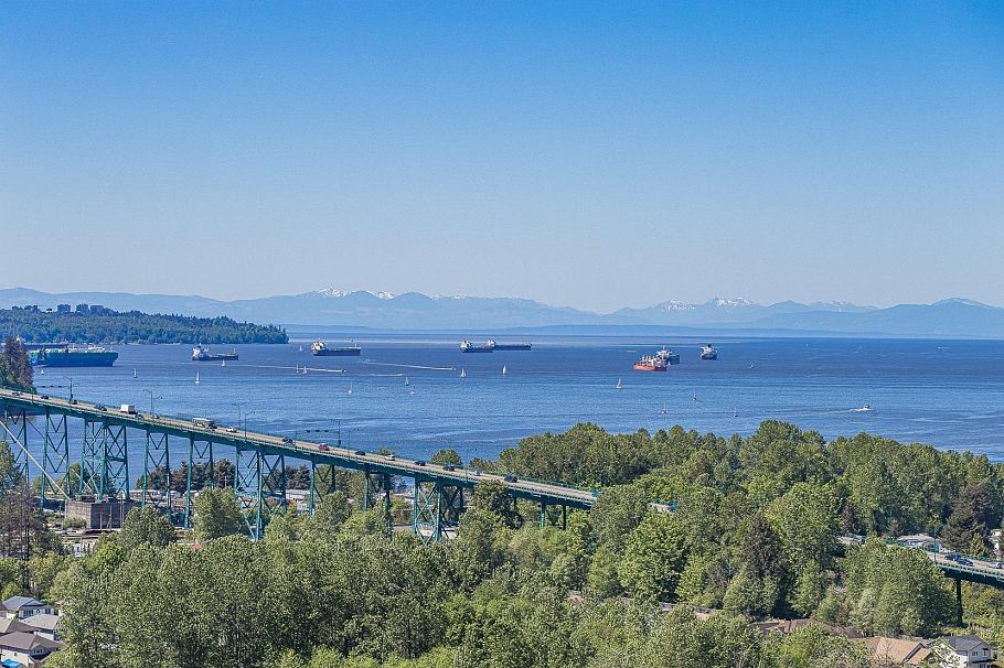 2201 1632 Lions Gate Lane North Vancouver, BC - 1