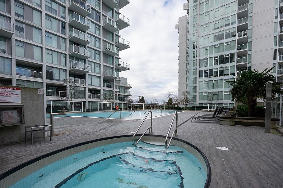 1801 4638 Gladstone Street Vancouver, BC - 30