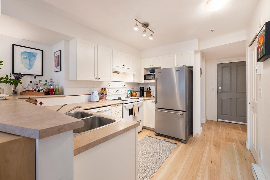 207 5355 Boundary Road Vancouver, BC - 3