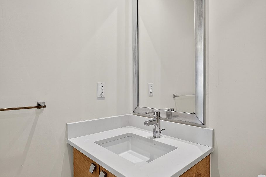 301 2565 Maple Street Vancouver, BC - 24