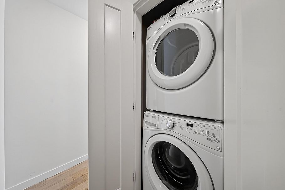 301 2565 Maple Street Vancouver, BC - 26