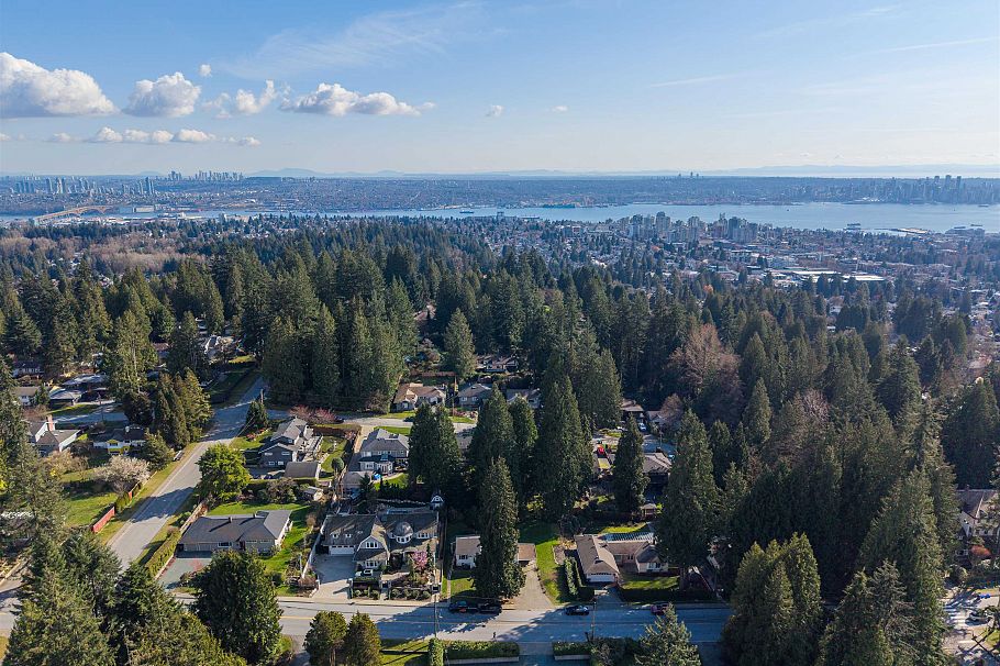 551 E Osborne Road North Vancouver, BC - 18