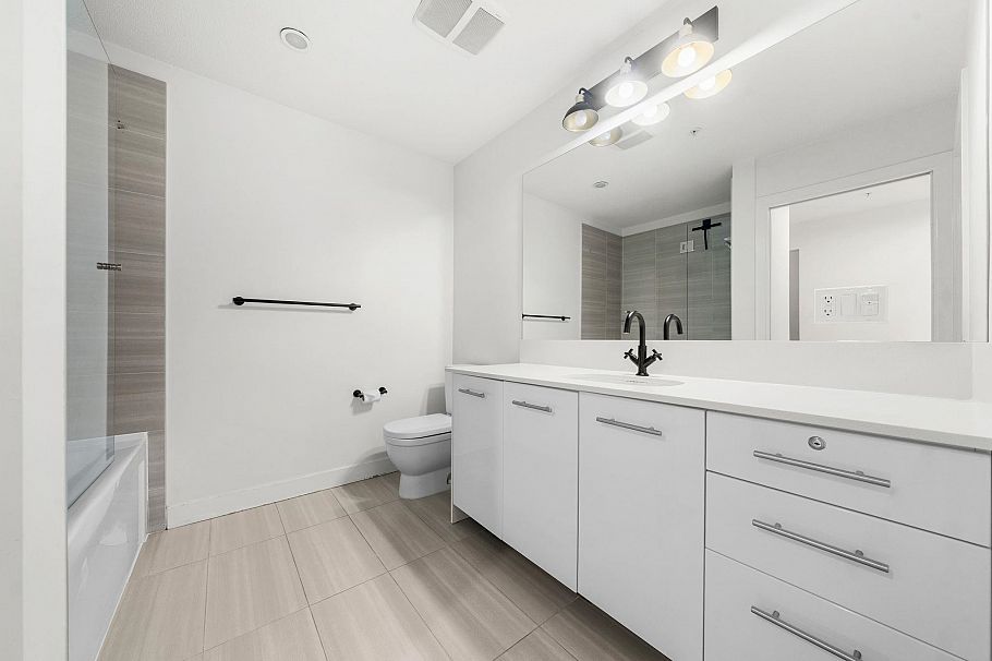 107 733 W 3rd Street North Vancouver, BC - 25