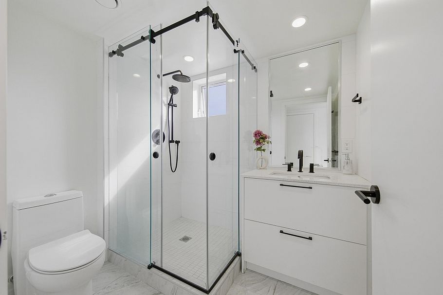 356 555 E 2nd Street North Vancouver, BC - 16