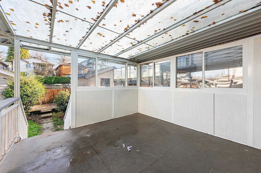 5556 Earles Street Vancouver, BC - 20