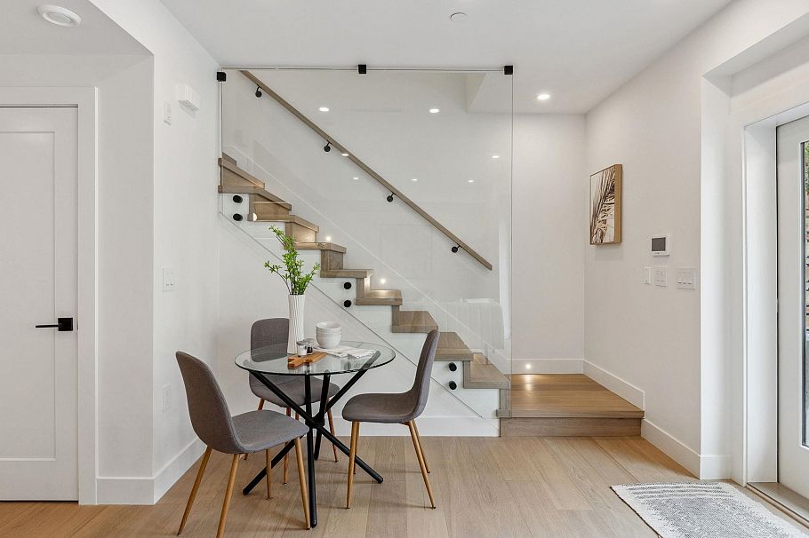 3383 Victoria Drive Vancouver, BC - 16