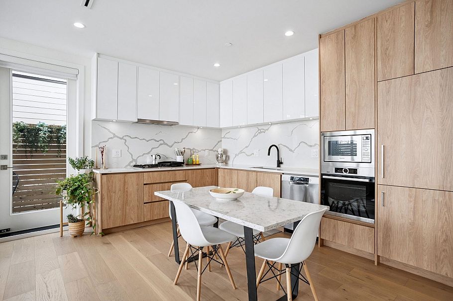 4419 Welwyn Street Vancouver, BC - 9