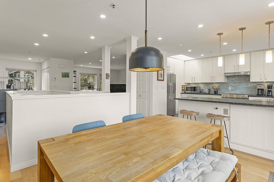 1815 W 14th Avenue Vancouver, BC - 8