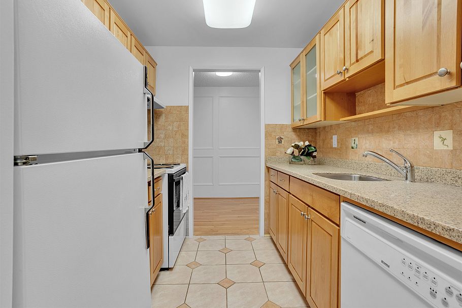 106 1066 W 13th Avenue Vancouver, BC - 16