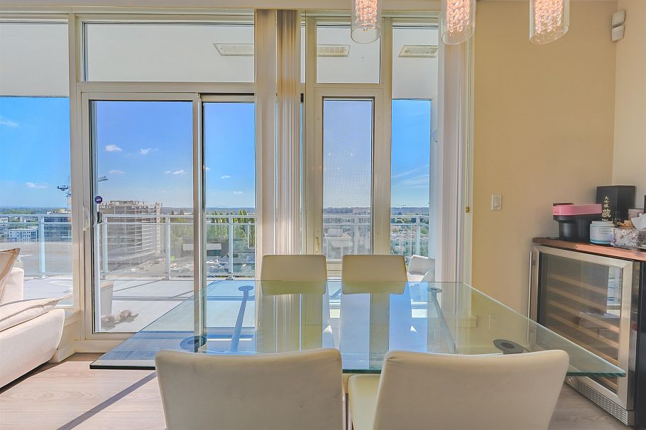 PH 1705 8677 Capstan Way Richmond, BC - 16