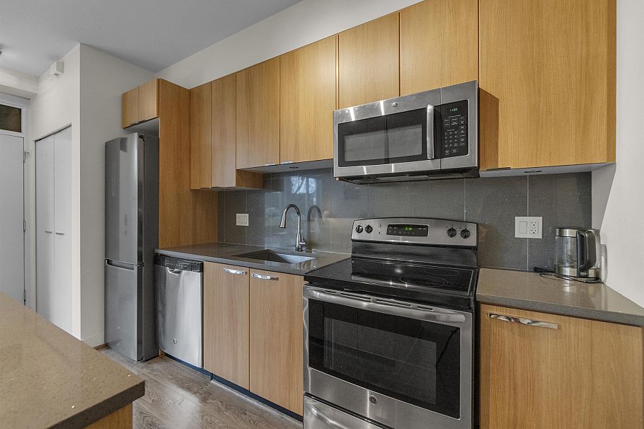 103 735 W 15th Street North Vancouver, BC - 7