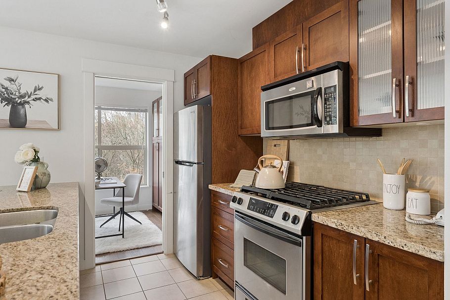 206 1468 St. Andrews Avenue North Vancouver, BC - 10