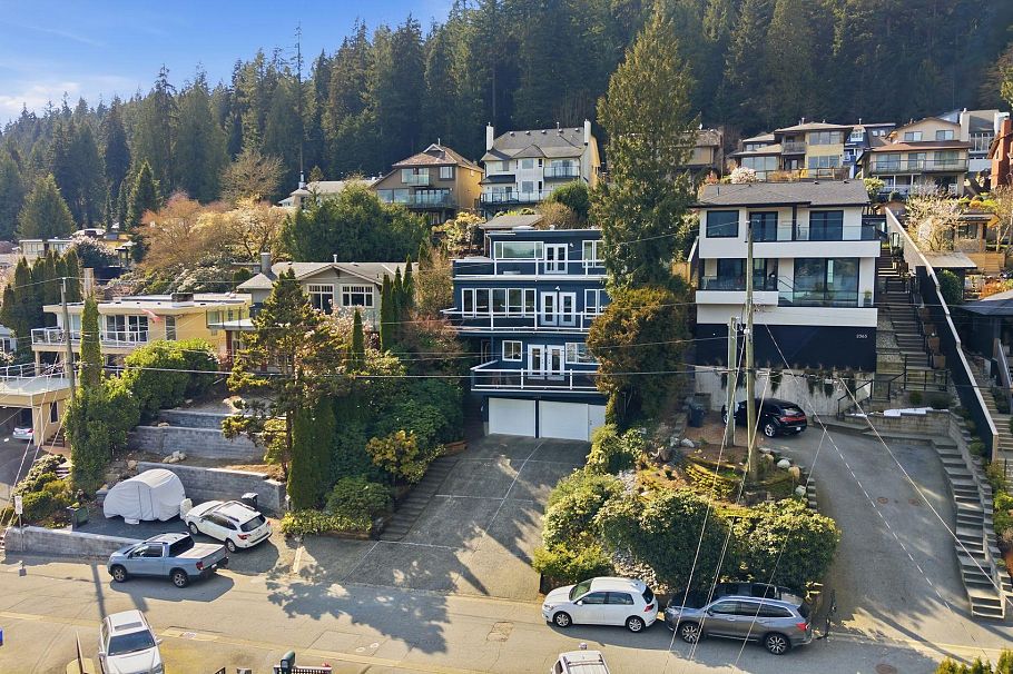 2341 Caledonia Avenue North Vancouver, BC - 2