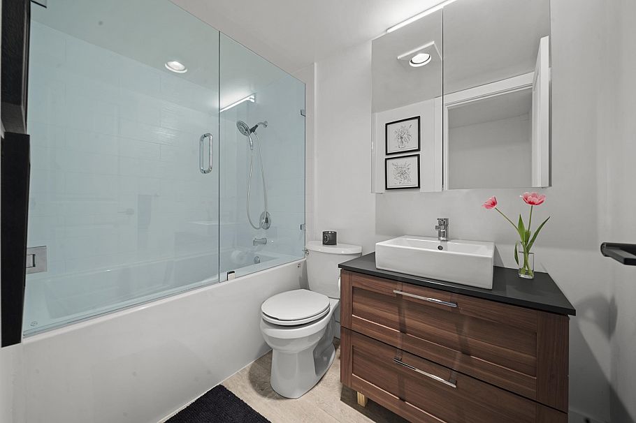 109 2125 York Avenue Vancouver, BC - 21