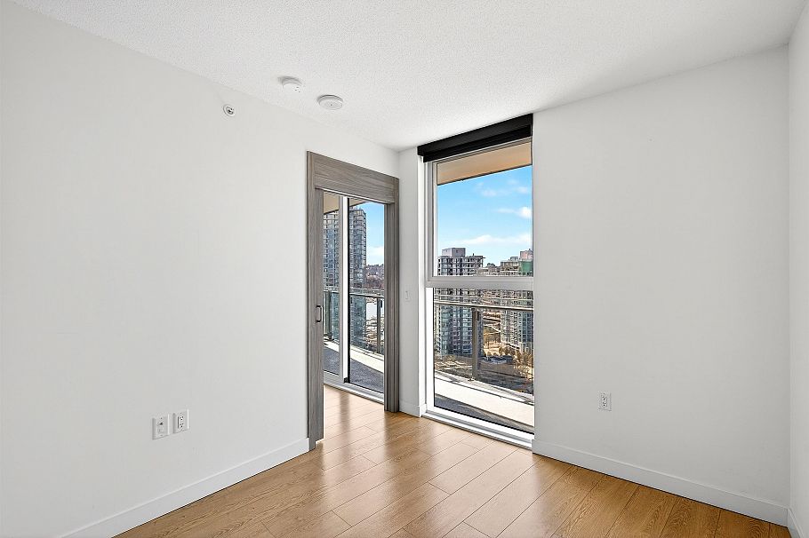 2004 89 Nelson Street Vancouver, BC - 12