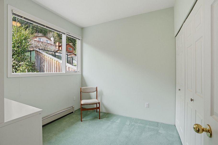 2341 Caledonia Avenue North Vancouver, BC - 32