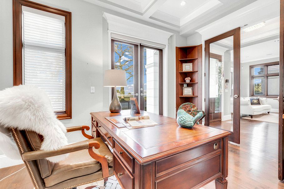 4320 W 8th Avenue Vancouver, BC - 4