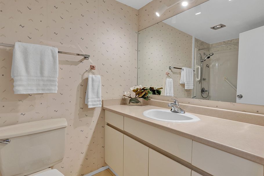 106 1066 W 13th Avenue Vancouver, BC - 21