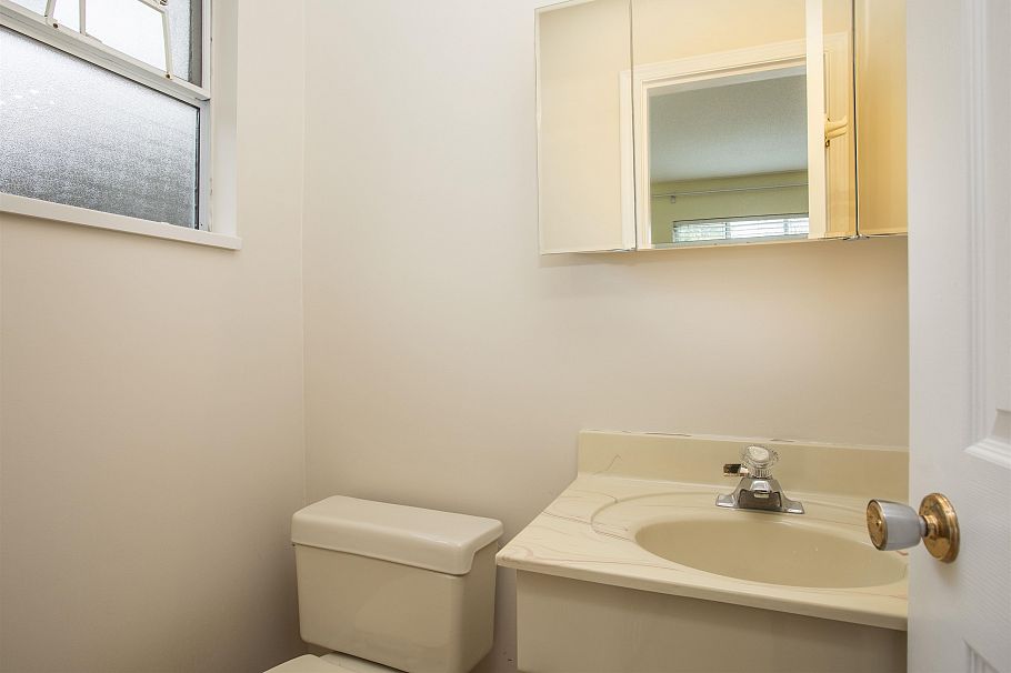 2945 W 12th Avenue Vancouver, BC - 8