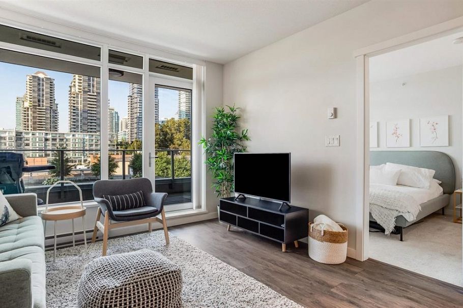 810 2388 Madison Avenue Burnaby, BC - 1