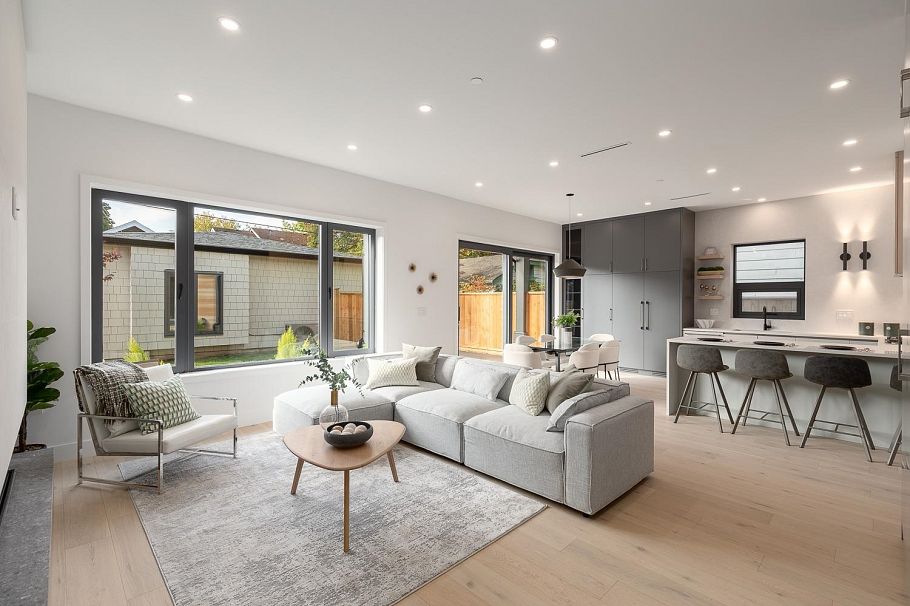 2 3186 W 11th Avenue Vancouver, BC - 2