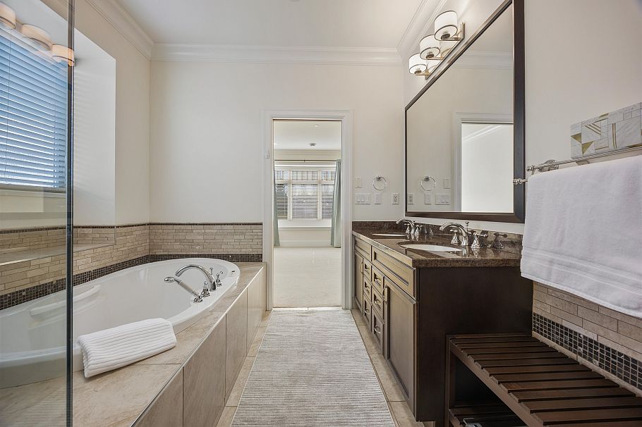 3837 W 3rd Avenue Vancouver, BC - 16