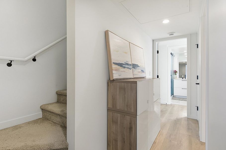 356 555 E 2nd Street North Vancouver, BC - 14