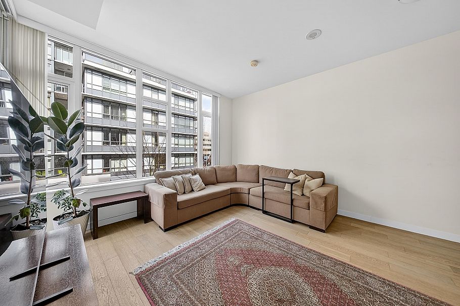 301 2565 Maple Street Vancouver, BC - 3