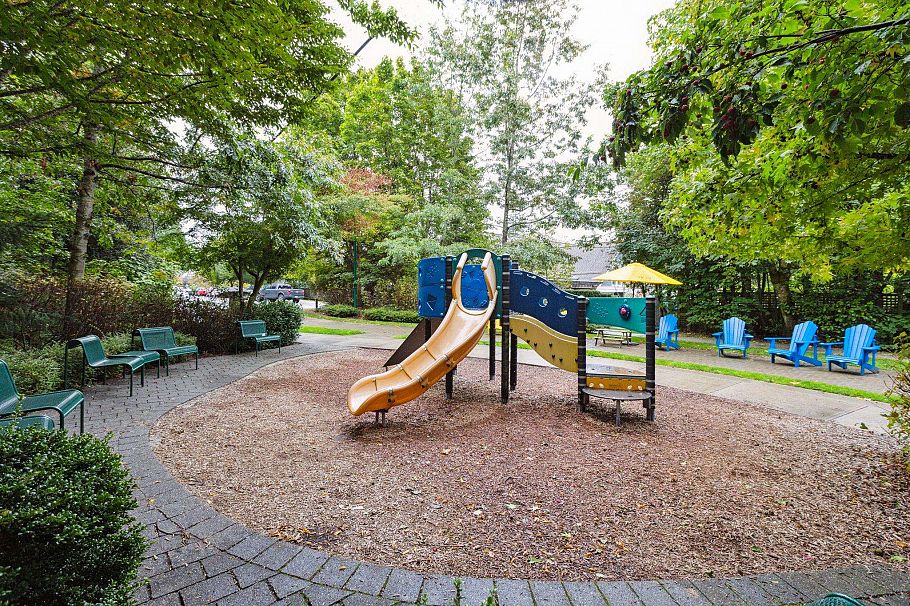 206 1468 St. Andrews Avenue North Vancouver, BC - 23
