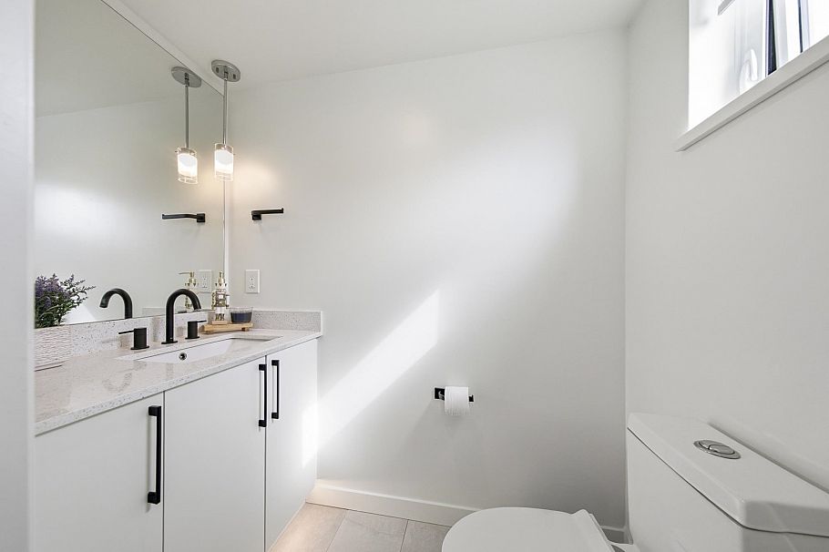 356 555 E 2nd Street North Vancouver, BC - 8