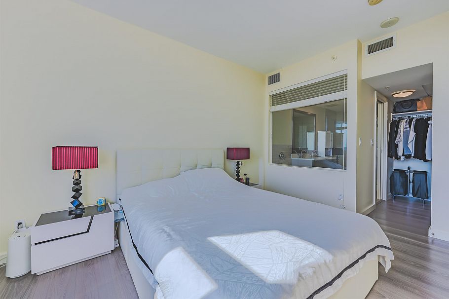 PH 1705 8677 Capstan Way Richmond, BC - 22