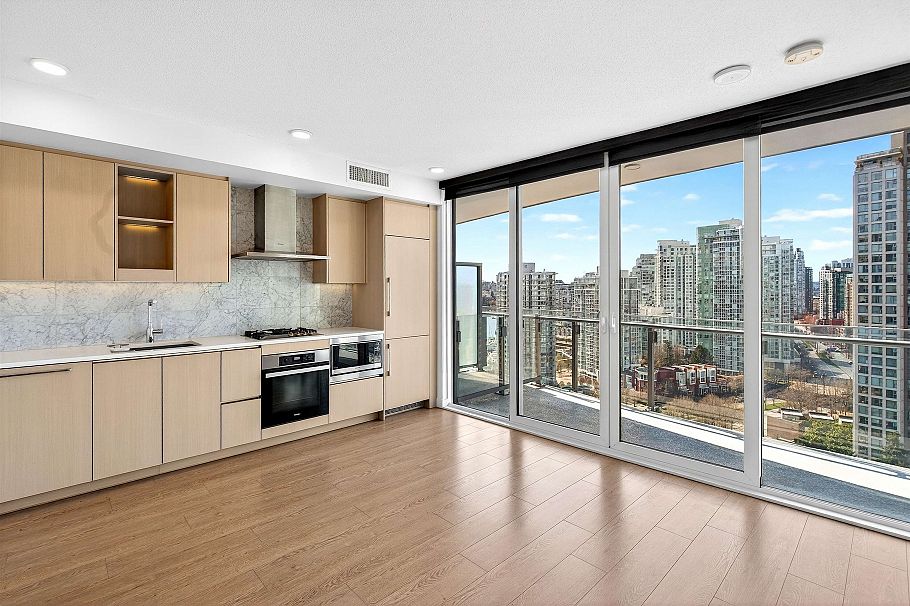 2004 89 Nelson Street Vancouver, BC - 8