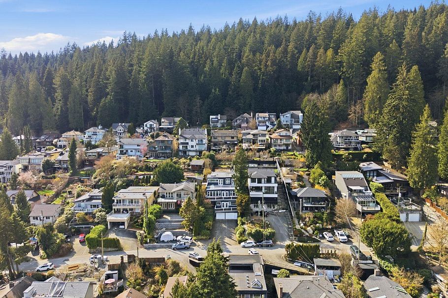 2341 Caledonia Avenue North Vancouver, BC - 3