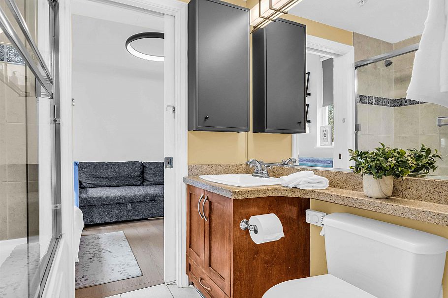 2168 Wall Street Vancouver, BC - 11