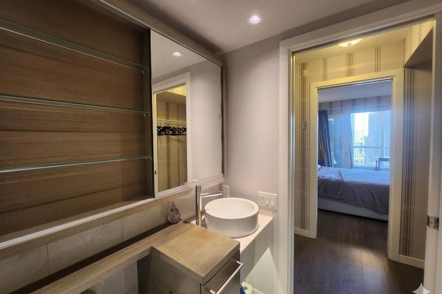 1104 833 Seymour Street Vancouver, BC - 12