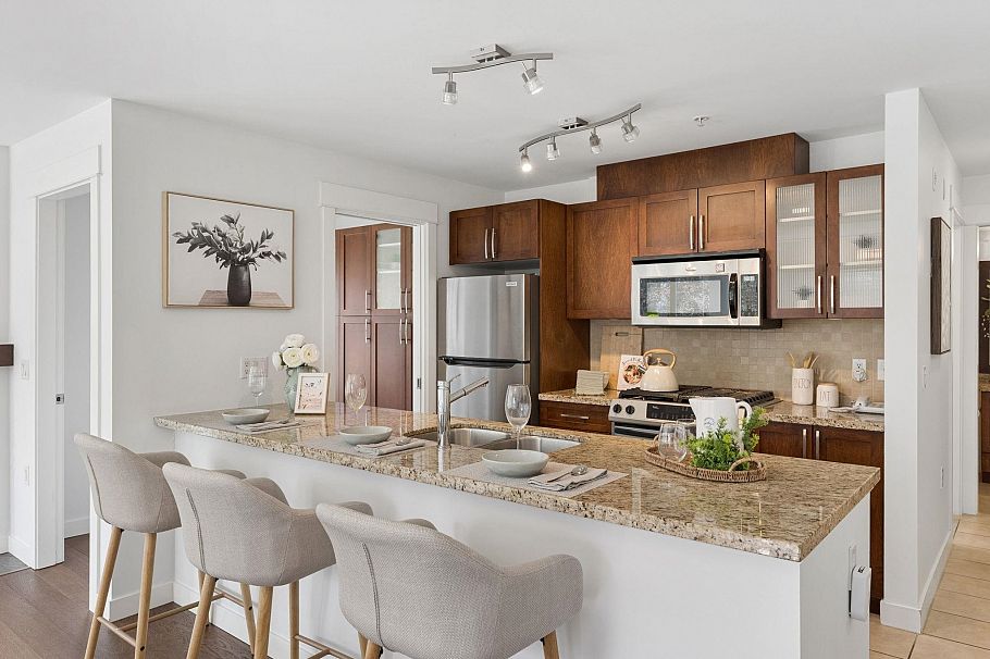 206 1468 St. Andrews Avenue North Vancouver, BC - 8