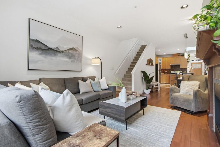 1530 Kitchener Street Vancouver, BC - 5