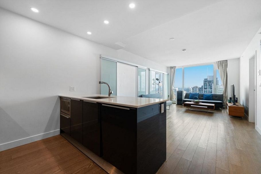 2904 1283 Howe Street Vancouver, BC - 3