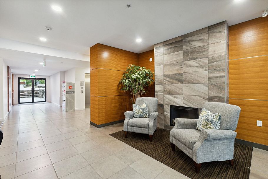 206 1468 St. Andrews Avenue North Vancouver, BC - 28