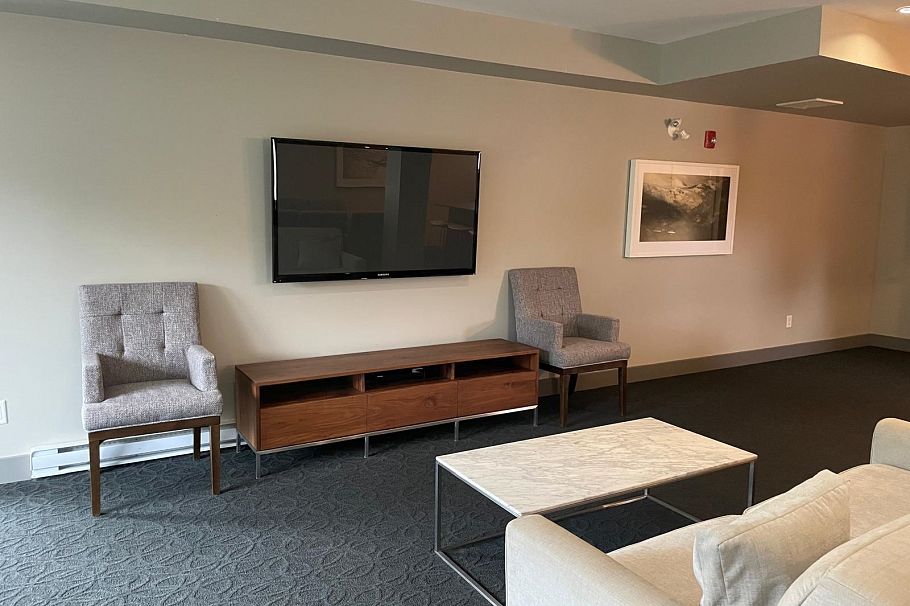 209 1182 W 16th Street North Vancouver, BC - 16