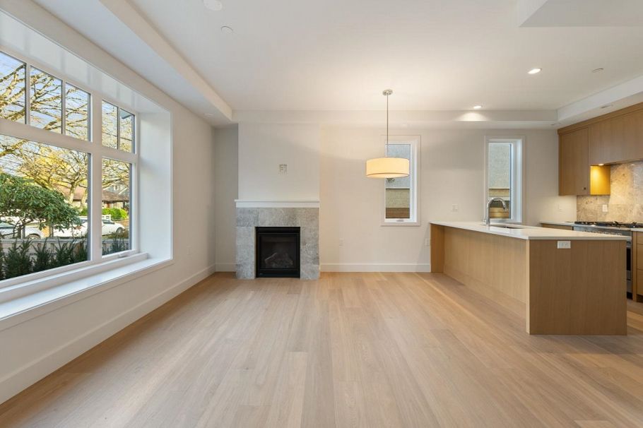 1136 E 26th Avenue Vancouver, BC - 5