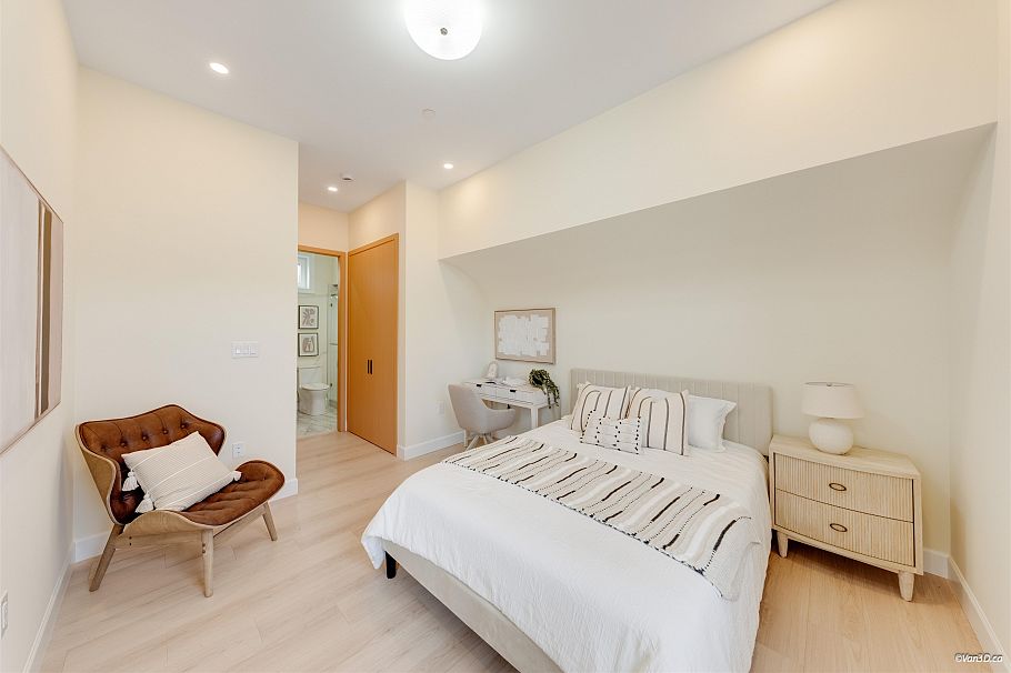 1 4503 W 15th Avenue Vancouver, BC - 7