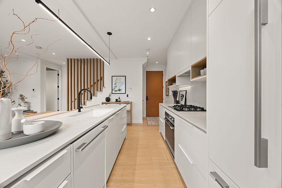 529 E 17th Avenue Vancouver, BC - 8